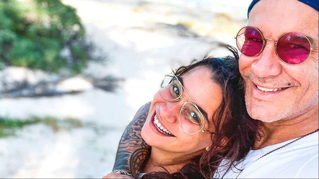 Esposa de Fernando Carrillo conmociona al mostrar que todavía no separa al bebé del cordón umbilical