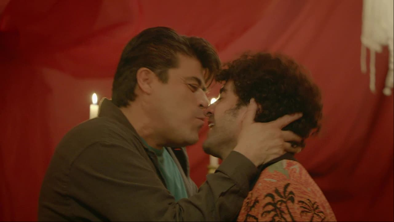Así fue el tremendo beso de Paco y El Borre en ‘40 y 20’