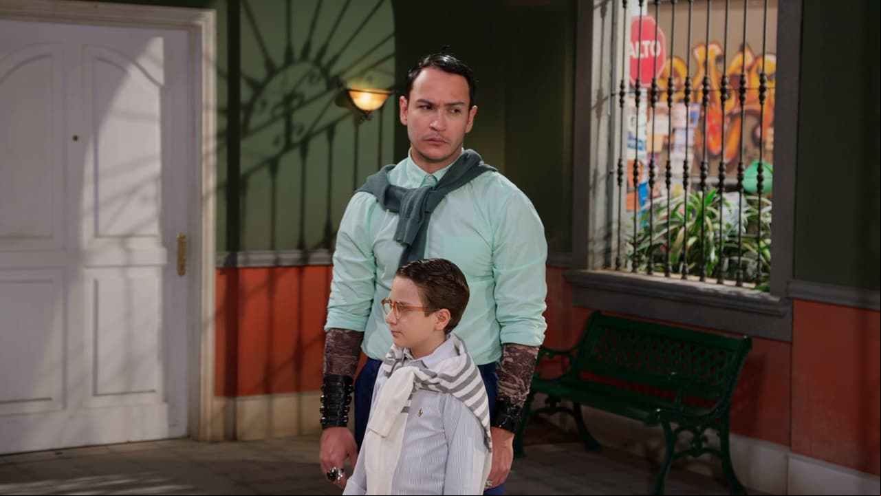 En la onceava temporada de la serie, su madre hizo vestirse a 'Fortino' (su verdadero nombre) y 'Morrison' con ropa cara, a cambio de unas caguamas.
